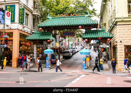 L'entrée de Chinatown sur Grant Ave dans le centre-ville de San Francisco, CA Banque D'Images