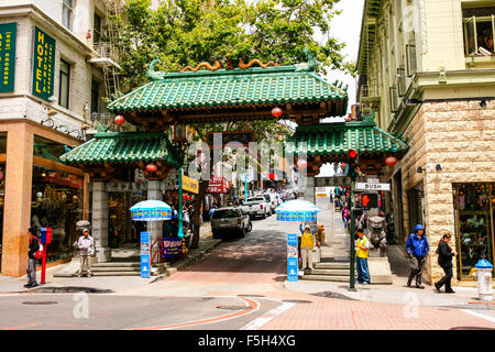 L'entrée de Chinatown sur Grant Ave dans le centre-ville de San Francisco, CA Banque D'Images