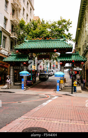 L'entrée de Chinatown sur Grant Ave dans le centre-ville de San Francisco, CA Banque D'Images