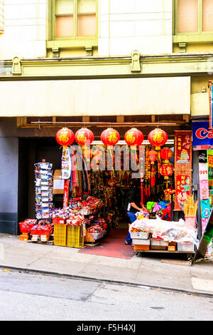 Boutiques sur et autour de Grant et Washington rues de Chinatown à San Francisco, Californie Banque D'Images