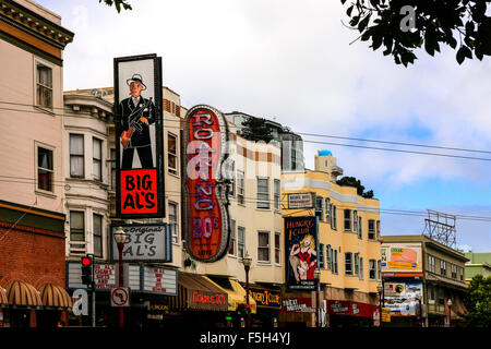 Big Al's et autres clubs de nuit dans la célèbre plage du nord de San Francisco sur Broadway CA Banque D'Images