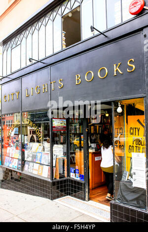La célèbre librairie City Lights sur Columbus Avenue à San Francisco CA Banque D'Images