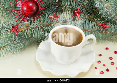 L'hiver est le temps pour un café chaud. Décoration de Noël Banque D'Images