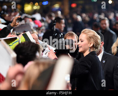 Berlin, Allemagne. 4ème Nov, 2015. L'actrice Jennifer Lawrence assiste à la première du film 'The Hunger Games - Clarak Partie 2' à Berlin, Allemagne, 4 novembre 2015. Photo : Joerg Carstensen/dpa/Alamy Live News Banque D'Images