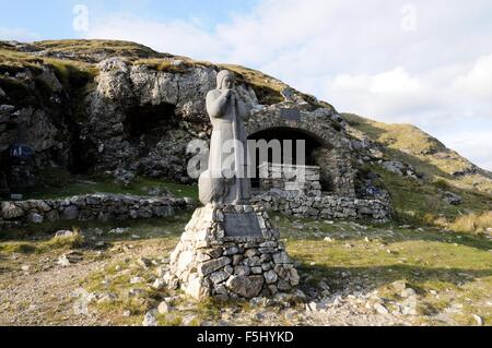 Statue de St Patrick et de culte Maumturk Mountains Connemara Comté de Galway Irlande Banque D'Images