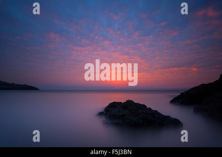 Un coucher de soleil vue depuis la baie d'Charlcombe, Portishead, dans le Somerset. Banque D'Images