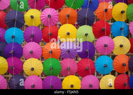 Parapluie bijou Bo Sang du village à la province de Chiangmai, Thaïlande. Banque D'Images