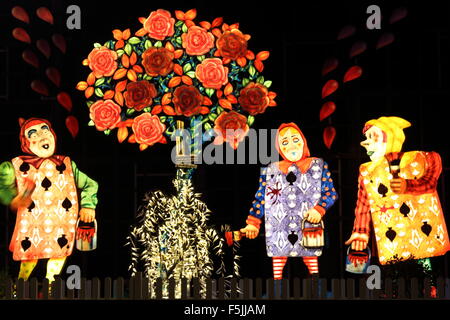 Tableau du Blackpool Illuminations illustrant le jardin d'Alice de Alice au Pays des Merveilles. Banque D'Images