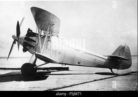 Une photographie de la collection Ray Wagner, mettant en valeur un moment historique important de l'histoire de l'aviation ou de la culture. L’image est conservée dans le cadre de l’effort d’archivage de la collection pour documenter les événements clés de l’histoire. Banque D'Images