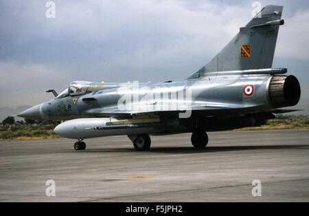 Cette diapositive de la collection René Francillon capture un moment historique détaillé, faisant partie d’une vaste archive documentant des événements importants dans l’aviation et l’histoire. La collection présente diverses images qui représentent des moments importants dans l'aviation et le développement historique. Banque D'Images