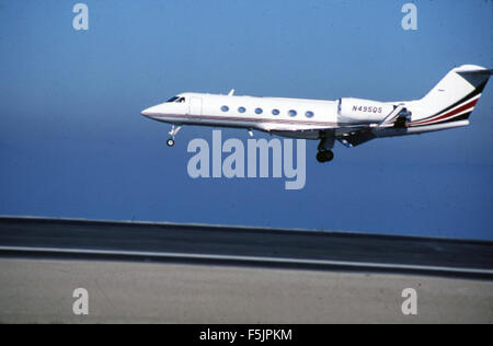 Cette image fait partie de la collection de diapositives René Francillon, mettant en valeur des photographies d'aviation historiques. La collection est une ressource précieuse pour étudier le développement de la technologie aéronautique et son impact sur l'industrie. Banque D'Images