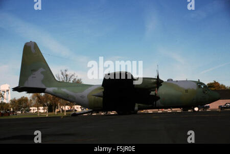 Cette image fait partie de la collection de diapositives René Francillon, présentant des photographies historiques de l'aviation. La collection comprend une variété d'avions de différentes périodes, reflétant l'histoire de l'aviation et le développement technologique. Banque D'Images