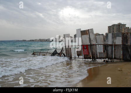 Zone de restriction, ville fantôme, Varosha, Famagusta, Chypre Banque D'Images