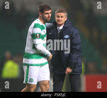 Glasgow, Ecosse. 05Th Nov, 2015. Europa League. Celtic contre Molde. Nadir Ciftci et Ole Gunnar Solskjaer © Plus Sport Action/Alamy Live News Banque D'Images