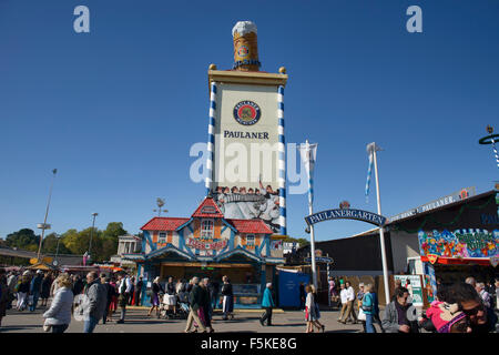 Tente à bière à l'Oktoberfest à Munich, Allemagne Banque D'Images