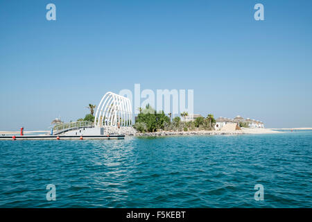 Vue sur l'Île Liban beach resort sur l'île, un homme fait partie du monde au large de la côte de Dubaï en Émirats Arabes Unis Banque D'Images