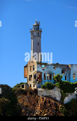 Le phare de travail placé sur l'île d'Alcatraz à San Francisco Bay Banque D'Images