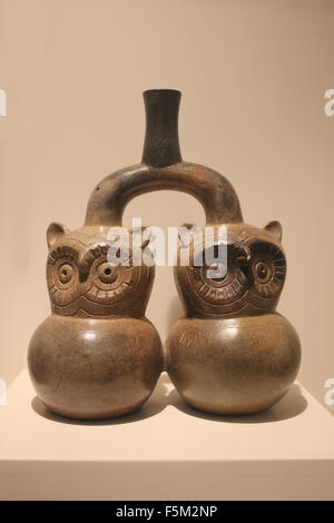 Cupisnique animaux sacrés - hiboux nocturnes ayant pouvoirs de l'époque formative sky 1250 BC - AD 1 Banque D'Images