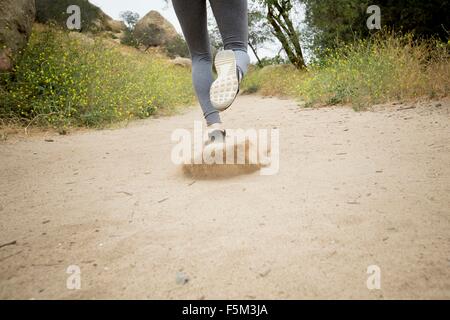 Jogger running in park, Stoney Point, Topanga Canyon, Chatsworth, Los Angeles, Californie, USA Banque D'Images