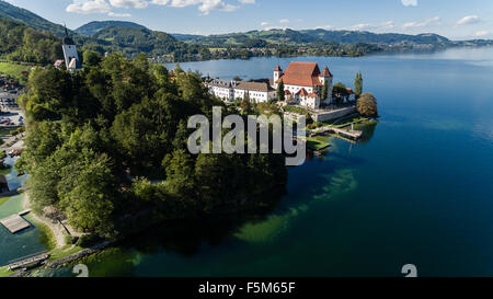 Jetée à la lac Traunsee dans alpes, Haute Autriche nex à Gmunden Banque D'Images