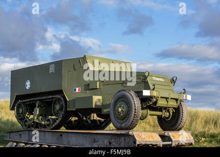 La Seconde Guerre mondiale, le personnel du transporteur / demi-piste M3 / M3 demi-piste à Utah Beach, Lessay, Normandie, France Banque D'Images