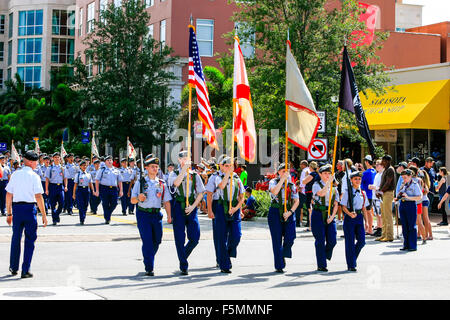 Sarasota High School Cadets ROTC prendre part dans le Sarasota FL Memorial Day Parade Banque D'Images