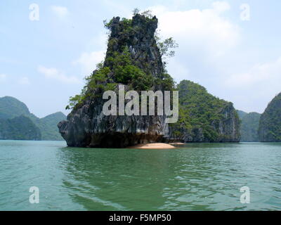 La baie d'Halong, Vietnam. Unesco World Heritage Site. Banque D'Images