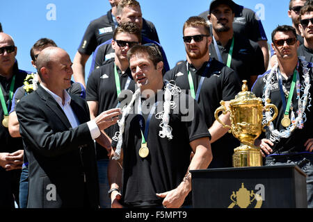 Wellington, Nouvelle-Zélande. 08Th Nov, 2015. Richie McCaw durant la Coupe du Monde de rugby All Blacks Revue de la Victoire à Wellington, Nouvelle-Zélande, le vendredi 6 novembre 2015. © Plus Sport Action/Alamy Live News Banque D'Images