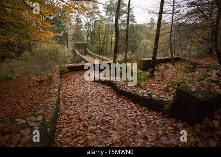 Au-dessus du pont en arc, Rivington, sept jardins en terrasses près de Chorley, Horwich, Blackburn, Darwen, Belmont en automne Banque D'Images