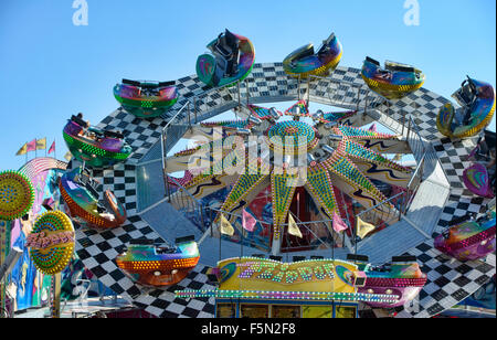 Amusement Park ride à l'Oktoberfest à Munich, Allemagne Banque D'Images