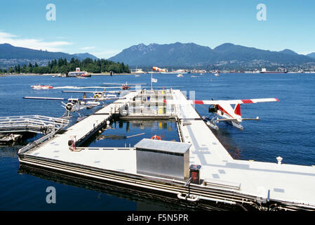 Vancouver, BC, en Colombie-Britannique, Canada - hydravion amarré au port de Vancouver Centre de vol à Coal Harbour Banque D'Images