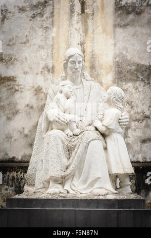 Les statues de Jésus Christ dans la cathédrale St Joseph à Hoan Kiem Hanoi, Vietnam. Banque D'Images