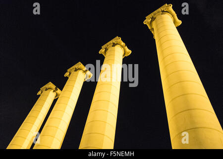 Allumé,allumé en colonnes pour Fontaine Magique de Montjuic Barcelone,Espagne,Catalogne,architecture,, Barcelone, Catalogne, bâtiments, Banque D'Images