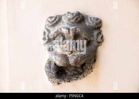 Le Palazzo dello Spagnolo est un du baroque tardif ou Rococo-style palace dans le centre de Naples Banque D'Images