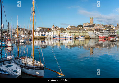 Vue sur le port de Penzance à Cornwall, Angleterre, Royaume-Uni Banque D'Images