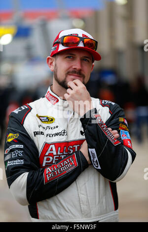 Ft. Worth, TX, USA. Nov 7, 2015. Ft. Worth, TX - Nov 07, 2015 : Michael Annett (46) attend à la pratique pour l'AAA Texas 500 au Texas Motor Speedway à Ft. Worth, TX. Credit : csm/Alamy Live News Banque D'Images