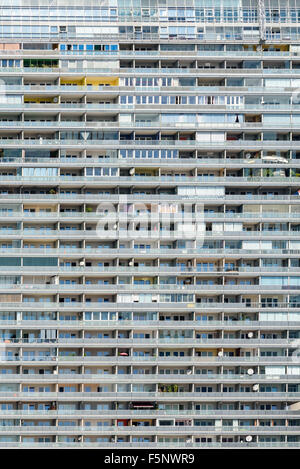 La façade de l'immeuble commune urbaine en zone résidentielle Banque D'Images