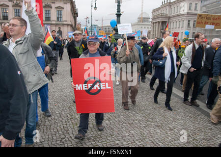 Berlin, Allemagne. 07Th Nov, 2015. Démonstration par l'AfD parti allemand à Berlin, Allemagne. Banque D'Images