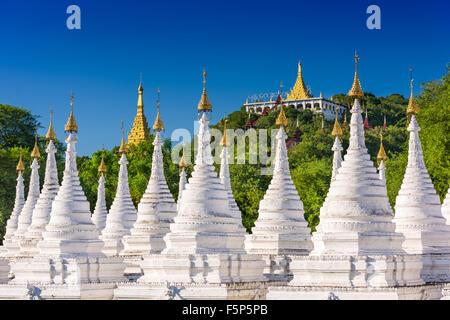 Temple de la pagode Sandamuni stupas à Mandalay, Myanmar. Banque D'Images