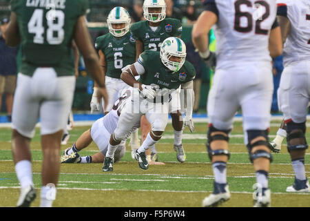 New Orleans, LA, USA. Nov 7, 2015. Pendant le jeu entre la Tulane Green Wave et le Connecticut Huskies au Yulman Stadium à New Orleans, LA . Steve Dalmado/Cal Sport Media/Alamy Live News Banque D'Images