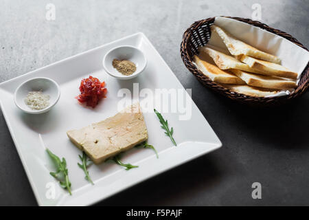 Foie gras pate traditionnelle française toasts et starter set Banque D'Images