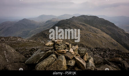 Du sommet du Bowfell à dos dans crinkle crags Banque D'Images