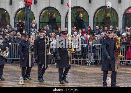 Birmingham, UK. 8 novembre, 2015. Jour de la mémoire nationale Centenary Square BIRMINGHAM UK Crédit : David Holbrook/Alamy Live News Banque D'Images