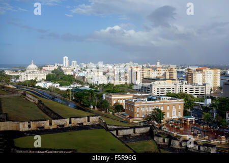 Fort San Cristobal et élevée sur San Juan, Puerto Rico, des Caraïbes Banque D'Images