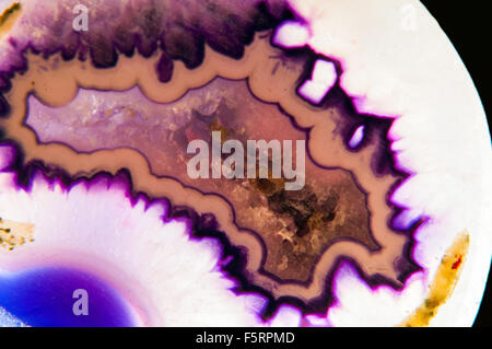 Agate onyx africains pierre minérale en studio Banque D'Images