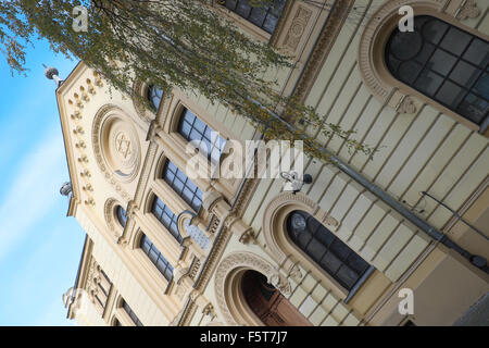 Pologne Varsovie la Synagogue Nożyk (Polish - Synagoga Nożyków ) situé dans le centre-ville qui a ouvert ses portes en 1902 Banque D'Images