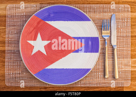 Assiette à dîner avec le drapeau de Cuba sur elle pour votre nourriture et boisson des concepts. Banque D'Images