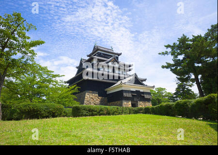 Matsue, Japon : Matsue castle (vers 1611) à Matsue, préfecture de Shimane, au Japon. L'un des 12 châteaux médiévaux qui restent au Japon, Banque D'Images
