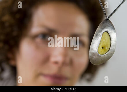 Prague, République tchèque. 09Th Nov, 2015. Ouverture de l'exposition de la semaine du design tchèque à Prague, en République tchèque, le 9 novembre 2015. © Vit Simanek/CTK Photo/Alamy Live News Banque D'Images