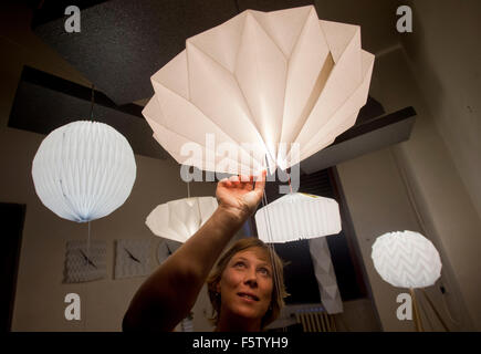 Prague, République tchèque. 09Th Nov, 2015. Ouverture de l'exposition de la semaine du design tchèque à Prague, en République tchèque, le 9 novembre 2015. © Vit Simanek/CTK Photo/Alamy Live News Banque D'Images